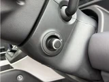2025 Land Rover Defender 110 X Dynamic HSE 3.0L D350 D White Jeep for sale, Japanese used car export - photo 27 of 50 | GULJI TRADERS