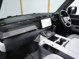 2025 Land Rover Defender 110 S 3.0L D350 Diesel Turbo 4W White Jeep for sale, Japanese used car export - photo 18 of 20 | GULJI TRADERS