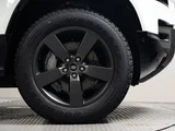 2025 Land Rover Defender 90X-Dynamic HSE D350 White Jeep for sale, Japanese used car export - photo 6 of 9 | GULJI TRADERS