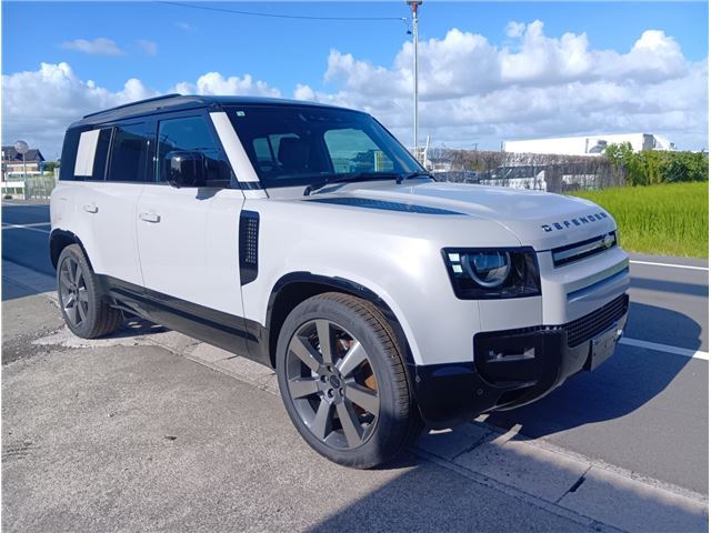 2026 Land Rover Defender 110X-Dynamic HSE PHEV P300e - photo 1 2026 Land Rover Defender 110X-Dynamic HSE PHEV P300e Gray Jeep for sale, Japanese used car export - photo 1 of 29 | GULJI TRADERS