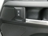 2026 Land Rover Defender 110X-Dynamic SE P300 Air suspension Sunroof Gray Jeep for sale, Japanese used car export - photo 57 of 79 | GULJI TRADERS