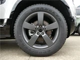 2026 Land Rover Defender 110X-Dynamic SE P300 Air suspension Sunroof Gray Jeep for sale, Japanese used car export - photo 70 of 79 | GULJI TRADERS