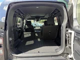 2026 Land Rover Defender Defender 110X Dynamic SE 4WD White Jeep for sale, Japanese used car export - photo 19 of 24 | GULJI TRADERS