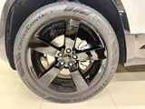 2026 Land Rover Defender 110 X-Dynamic SE 2.0L P300 4WD Gray Jeep for sale, Japanese used car export - photo 5 of 20 | GULJI TRADERS