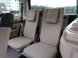 2016 Land Rover Discovery SE 4WD SUV for sale, Japanese used car export - photo 13 of 42 | GULJI TRADERS
