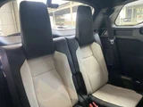 2024 Land Rover Discovery Sport Dynamic SE 2.0L D200 Diesel Turbo 4WD SUV for sale, Japanese used car export - photo 13 of 25 | GULJI TRADERS