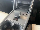 2024 Land Rover Discovery Sport Dynamic SE 2.0L D200 Diesel Turbo 4WD SUV for sale, Japanese used car export - photo 14 of 25 | GULJI TRADERS
