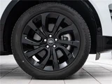 2025 Land Rover Discovery Sport Dynamic HSE P300e SUV for sale, Japanese used car export - photo 18 of 30 | GULJI TRADERS