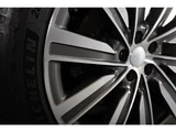2026 Land Rover Range Rover 4.4L P530 Long Base 4WD SUV for sale, Japanese used car export - photo 52 of 79 | GULJI TRADERS
