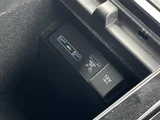 2020 Land Rover Range Rover Evoque R Dynamic S 4WD SUV for sale, Japanese used car export - photo 18 of 23 | GULJI TRADERS