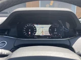 2020 Land Rover Range Rover Evoque R Dynamic S 4WD SUV for sale, Japanese used car export - photo 12 of 24 | GULJI TRADERS