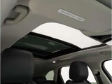2025 Land Rover Range Rover Velar Dynamic SE 2.0L P250 4WD SUV for sale, Japanese used car export - photo 6 of 20 | GULJI TRADERS