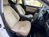 2011 Lexus CT CT200h Pearl Sedan for sale, Japanese used car export - photo 10 of 31 | GULJI TRADERS