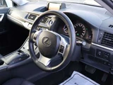 2011 Lexus CT 200h Version C Pearl Sedan for sale, Japanese used car export - photo 22 of 52 | GULJI TRADERS