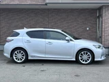 2011 Lexus CT CT200h Version L Silver Sedan for sale, Japanese used car export - photo 5 of 48 | GULJI TRADERS
