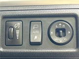 2011 Lexus CT CT200h Pearl Sedan for sale, Japanese used car export - photo 18 of 30 | GULJI TRADERS