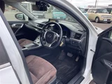 2011 Lexus CT 200h Version C Pearl Sedan for sale, Japanese used car export - photo 18 of 24 | GULJI TRADERS
