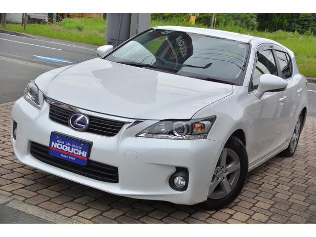 2011 Lexus CT CT200h - photo 1 2011 Lexus CT CT200h Pearl Sedan for sale, Japanese used car export - photo 1 of 10 | GULJI TRADERS