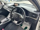 2011 Lexus CT CT200h Version C Pearl Sedan for sale, Japanese used car export - photo 11 of 30 | GULJI TRADERS
