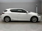 2011 Lexus CT CT200h Version C Pearl Sedan for sale, Japanese used car export - photo 6 of 16 | GULJI TRADERS