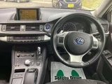 2011 Lexus CT 200h Version C Pearl Sedan for sale, Japanese used car export - photo 8 of 16 | GULJI TRADERS