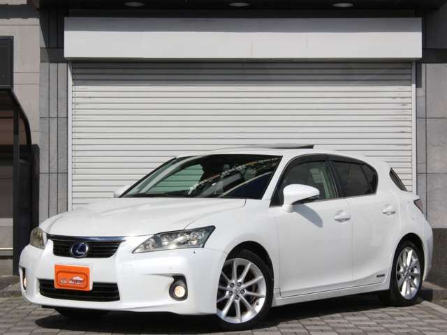 2012 Lexus CT 200h Version L Inspected by third-party organization AIS Rating: 4 - photo 1 2012 Lexus CT 200h Version L Inspected by third-party organization AIS Rating: 4 Pearl Sedan for sale, Japanese used car export - photo 1 of 51 | GULJI TRADERS