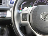 2012 Lexus CT 200h Version L Inspected by third-party organization AIS Rating: 4 Pearl Sedan for sale, Japanese used car export - photo 42 of 51 | GULJI TRADERS