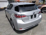 2012 Lexus CT 1800CT200h Creative Textile Interior 5-Door DCV 2WD Silver Sedan for sale, Japanese used car export - photo 18 of 19 | GULJI TRADERS
