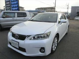 2013 Lexus CT Ver. C Pearl Sedan for sale, Japanese used car export - photo 8 of 10 | GULJI TRADERS