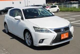 2014 Lexus CT CT200h Version L Pearl Sedan for sale, Japanese used car export - photo 9 of 30 | GULJI TRADERS