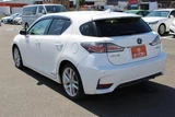 2014 Lexus CT CT200h Version L Pearl Sedan for sale, Japanese used car export - photo 13 of 30 | GULJI TRADERS