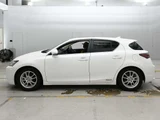 2014 Lexus CT CT200h Version C Pearl Sedan for sale, Japanese used car export - photo 4 of 12 | GULJI TRADERS
