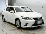 2014 Lexus CT CT200h Version C Pearl Sedan for sale, Japanese used car export - photo 5 of 12 | GULJI TRADERS