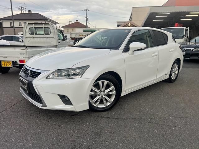 2014 Lexus CT CT200h Version C Pearl Sedan for sale, Japanese used car export | GULJI TRADERS