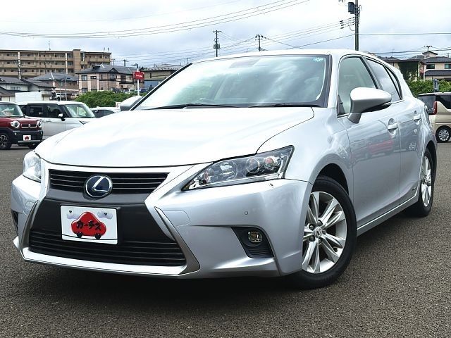 2015 Lexus CT CT200h Version L Silver Sedan for sale, Japanese used car export | GULJI TRADERS