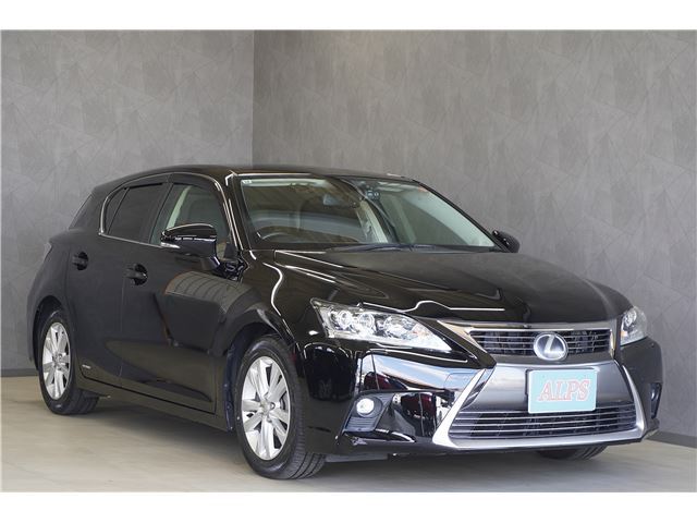 2015 Lexus CT CT200h Version C, 1 owner *Currently listed in Okinawa Prefecture Black Sedan for sale, Japanese used car export | GULJI TRADERS