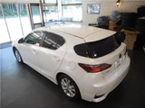 2015 Lexus CT CT200h Version C Pearl Sedan for sale, Japanese used car export - photo 22 of 61 | GULJI TRADERS