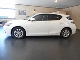 2015 Lexus CT CT200h Version C Pearl Sedan for sale, Japanese used car export - photo 31 of 61 | GULJI TRADERS