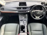 2015 Lexus CT CT200h version C Pearl Sedan for sale, Japanese used car export - photo 3 of 50 | GULJI TRADERS