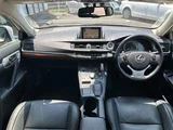 2015 Lexus CT 200h Version L Other Sedan for sale, Japanese used car export - photo 3 of 24 | GULJI TRADERS