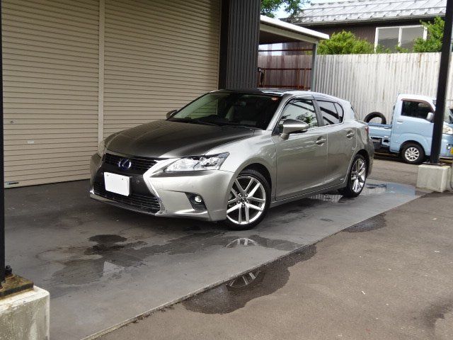 2016 Lexus CT Cool Touring Style Gray Van for sale, Japanese used car export - photo 1 of 17 | GULJI TRADERS