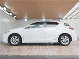 2017 Lexus CT CT200h Version L Pearl Sedan for sale, Japanese used car export - photo 9 of 70 | GULJI TRADERS