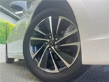 2017 Lexus CT CT200h Version C White Sedan for sale, Japanese used car export - photo 9 of 30 | GULJI TRADERS