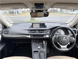 2017 Lexus CT 200h Version C Seg Monitor Pearl Sedan for sale, Japanese used car export - photo 3 of 50 | GULJI TRADERS