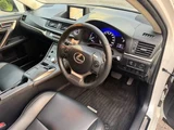 2017 Lexus CT 200h VerC Pearl Sedan for sale, Japanese used car export - photo 5 of 10 | GULJI TRADERS