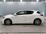 2017 Lexus CT CT200h Pearl Sedan for sale, Japanese used car export - photo 4 of 12 | GULJI TRADERS