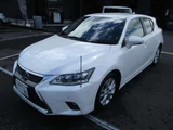 2017 Lexus CT 200h Version C Pearl Sedan for sale, Japanese used car export - photo 3 of 9 | GULJI TRADERS