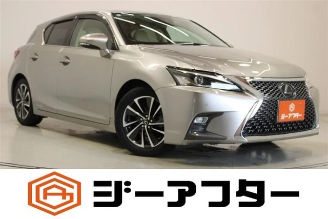 2018 Lexus CT CT200h VersionC Silver Sedan for sale, Japanese used car export | GULJI TRADERS