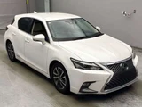 2018 Lexus CT CT200h Version C Pearl Sedan for sale, Japanese used car export - photo 3 of 15 | GULJI TRADERS