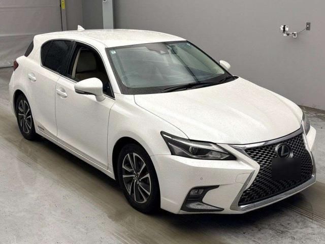 2018 Lexus CT CT200h Version C Pearl Sedan for sale, Japanese used car export - photo 1 of 9 | GULJI TRADERS